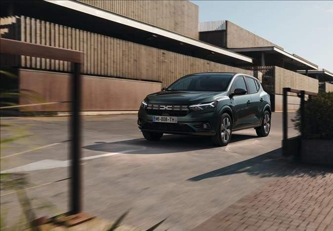 <p><span style="color:#B22222"><strong>PORTEKİZ</strong></span></p>
<p> </p>
<p>Dacia Sandero</p>