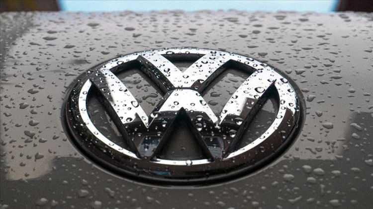 <p><span style="color:#B22222"><strong>İTALYA</strong></span></p>
<p> </p>
<p>VW Golf </p>