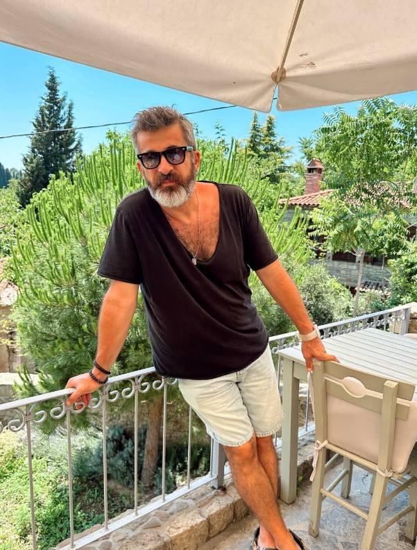 <p>İşte fit hali ile yaptığı sosyal medya paylaşımlarıyla da dikkat çeken Kayra Şenocak'ın son hali...</p>
