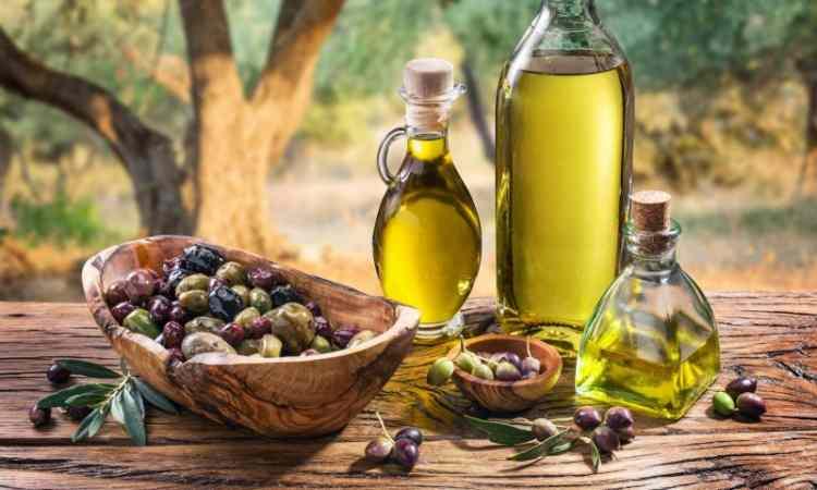 <p>Tarih: 02.09.2025<br />
Firma: ALİ VAROL GIDA SANAYİ VE TİCARET LİMİTED ŞİRKETİ<br />
Marka: NOVA OLİVE<br />
Ürün: NATUREL SIZMA ZEYTİNYAĞI (5 LİTRE)<br />
İhlal: Daha Düşük Kaliteli Zeytinyağı Karıştırılması Tespiti, Tohum Yağları Karıştırılması Tespiti<br />
Parti Numarası: 008<br />
Yer: KÖŞK, AYDIN<br />
Kategori: Bitkisel Yağlar </p>