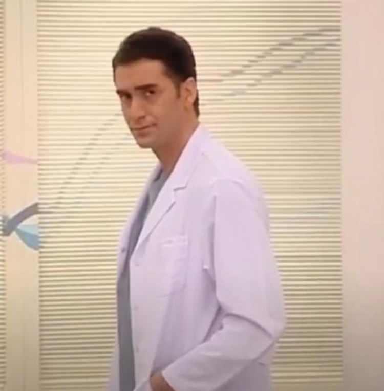 <p>Son olarak İnci Taneleri'nde Cenk rolüyle ünlü oyuncu ticarete atılmaya karar verdi. </p>
