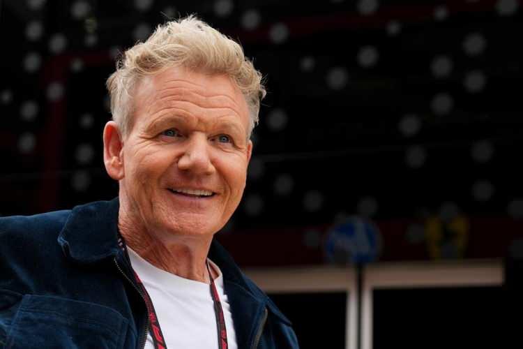 <p><span style="color:#000000"><strong>Kariyeri boyunca 17 Michelin yıldızı kazanan ve dünyanın en iyi şefleri arasında gösterilen Gordon Ramsay'den sevenlerini endişelendiren bir haber geldi.</strong></span></p>
