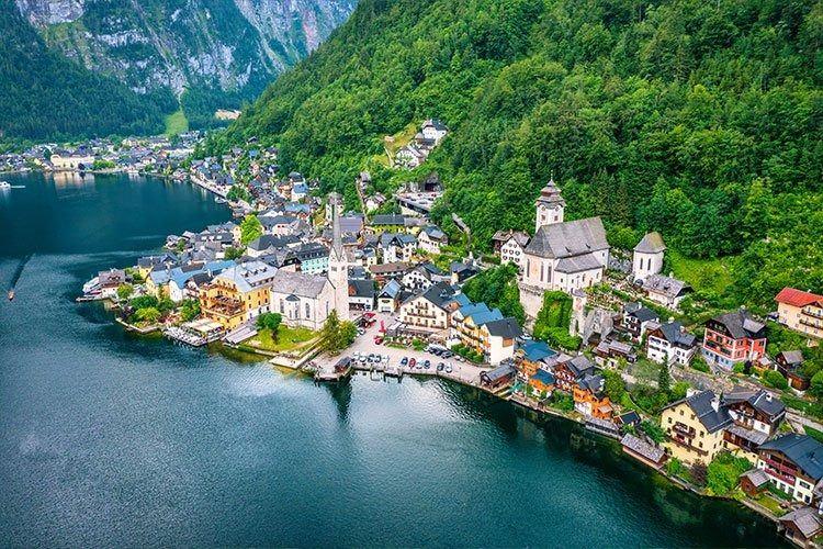 <p>2. Hallstatt, Avusturya</p>
