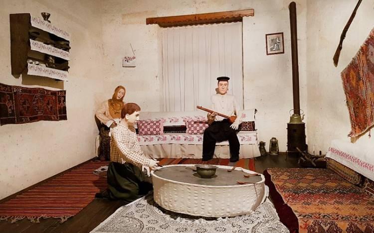 <p>Son olarak uzmanlar, Ortahisar Etnografya Müzesi’ni mutlaka ziyaret edilmesi gerektiğini de vurguladı.</p>
<p> </p>
<p> </p>
<p>Kaynak: Forbes</p>