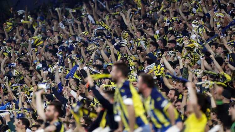 <p>6- Fenerbahçe | 15.000</p>