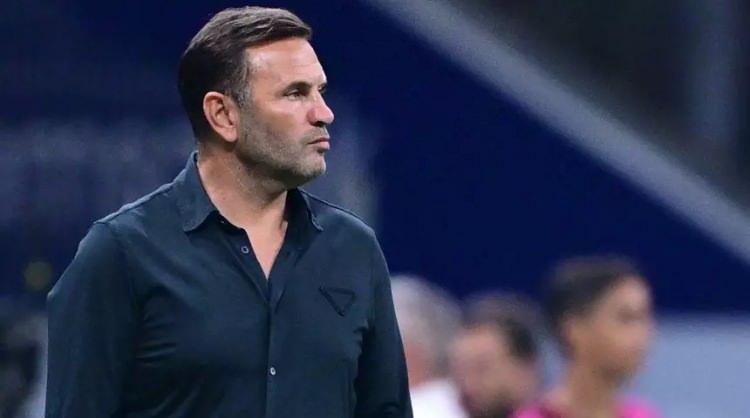 <p>Aslan, bu oyunculara ek olarak iki futbolcu ile daha vedalaşmaya hazırlanıyor.<br />
</p>