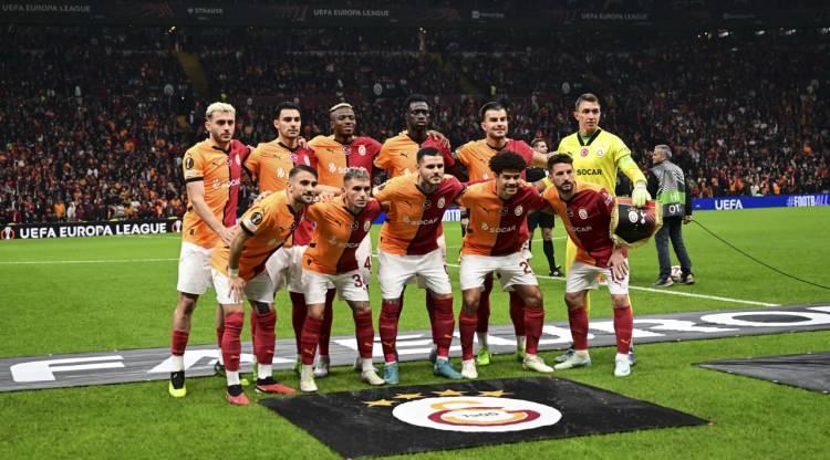 <p>Bir takımın kadrosunda bulunması gereken sayı kadar ayrılık yaşayan Galatasaray'da şu ana kadar takım ile vedalaşan futbolcular şöyle:</p>