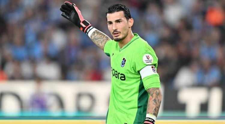 <p><strong>TRANSFERİ DÜNYA FUTBOL TARİHİNE GEÇTİ</strong></p>