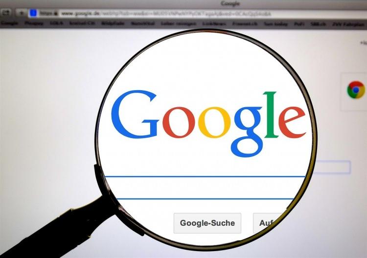 <p>4 Eylül 1998 yılında kurulan Google doğum gününde erişilmez hale geldi. </p>