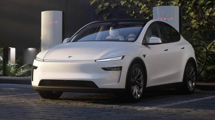 <p>Motor1'in verilerine göre, 2025'te piyasaya sürülen ve sürülecek olan en sıra dışı otomobiller sıralandığında ilk sırada İsveçli otomobil üreticisi Koenigsegg'in 2300 beygir gücüne (HP) sahip, hibrit modeli Gemera yer alıyor.</p>