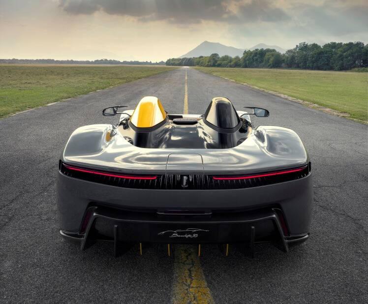 <p><span style="color:#B22222"><strong>6- Pininfarina B95</strong></span></p>

<p> </p>

<p><strong>(İtalya)</strong></p>

<p> </p>

<p>1877 HP – Elektrikli</p>

<p> </p>
