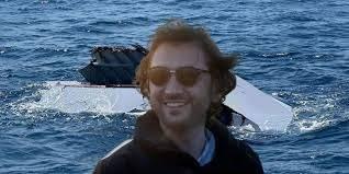 <p>TCG Alemdar’ın çalışmalarıyla Halit Yukay’ın cansız bedeni su yüzeyine çıkarıldı. </p>
