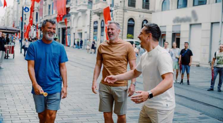 İngiliz futbol efsaneleri İstanbul'da: Döner kestiler, balık tuttular, hamam keyfi yaptılar!