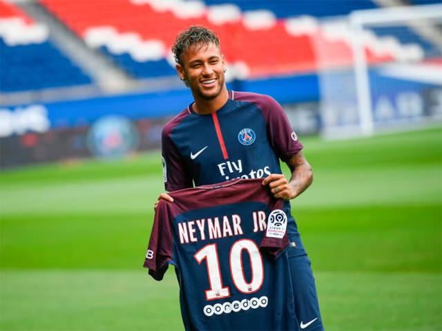 <p><span style="color:#800080"><strong> "NEYMAR'I KENDİMLE ÖZDEŞLEŞTİRİYORUM"</strong></span></p>