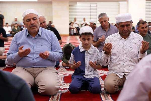 <p><span style="color:#B22222"><strong>MALATYA</strong></span></p>

<p>Malatya'da Mevlit Kandili dolayısıyla camilerde programlar d&uuml;zenlendi.</p>
