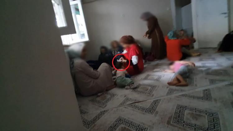 <p>Diyarbakır'da etrafı korunaklı bir evin avlusunda<strong> randevulu sistemle günde yaklaşık 300 kişiden,</strong> isteklerine göre muska yazarak ücret aldığı iddiasıyla gözaltına alınıp adli kontrol şartıyla serbest bırakılan A.A. ile 10 yakını hakkında MASAM raporunun ardından iddianame hazırlandı. </p>