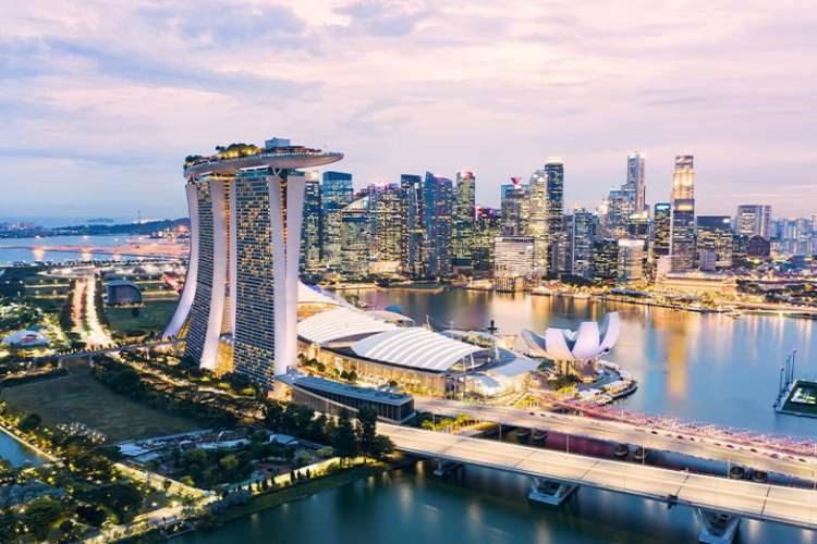 <p><span style="color:#B22222"><strong>12.</strong></span> Singapur – %68</p>
