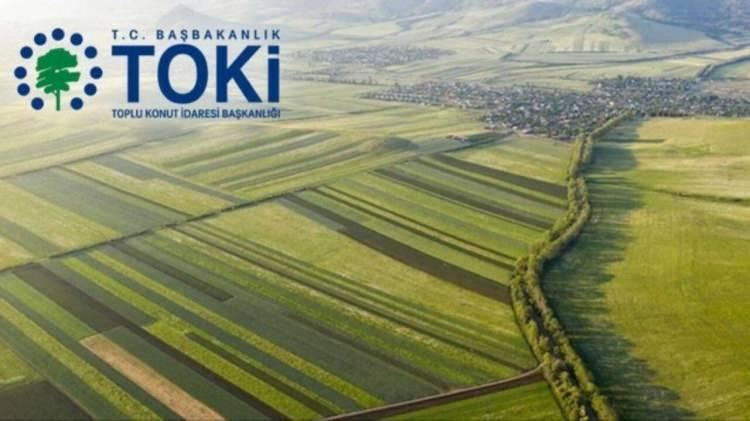 <p><strong>HANGİ İLLERDE ARSA SATIŞI YAPILACAK?</strong></p>
<p> </p>
<p>Satışa çıkarılan arsalar, Türkiye'nin dört bir yanındaki 30 ili kapsıyor. Bu iller arasında; Diyarbakır, Şanlıurfa, İstanbul, Tekirdağ, İzmir, Muğla, Aydın, Balıkesir, Manisa, Mersin, Antalya, Kocaeli, Ankara, Eskişehir, Kayseri, Kahramanmaraş, Gaziantep, Malatya, Hatay ve Erzurum gibi büyük şehirlerin yanı sıra; Edirne, Yalova, Afyonkarahisar, Bolu, Çorum, Elazığ, Aksaray, Adıyaman, Batman ve Muş gibi iller de yer alıyor.</p>