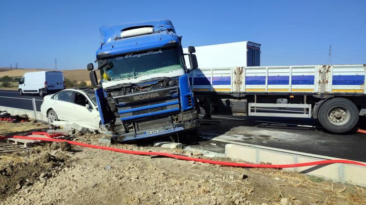 <p>Mecit Gül, ilk müdahalesinin ardından ambulansla Tekirdağ Namık Kemal Üniversitesi Tıp Fakültesi Hastanesi’ne kaldırılarak tedaviye alındı. </p>
