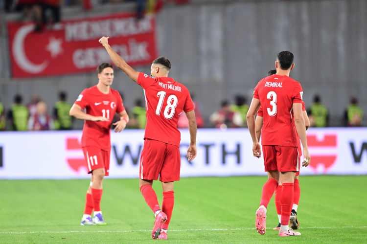 <p>"Arda Güler ve Kerem Aktürkoglu İspanya'ya uyarıda bulundu. Harika bir maç çıkaran Real Madrid oyuncusu asist yaptı ve Türk forvet iki gol attı."</p>
