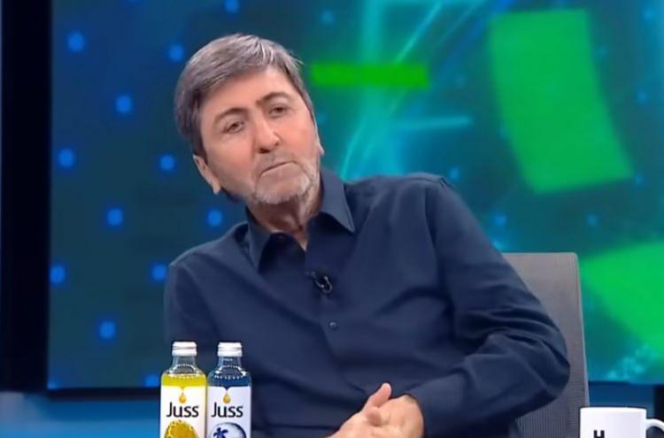 <p>Ünlü yorumcu, <strong>"Teknik direktörlük konusunda arkadaşlarımızın isimleri ve yabancı teknik adamların ismi dolaşıyor. Bence Ali beyin kafası daha net değildir bu konuda"</strong> dedi.</p>