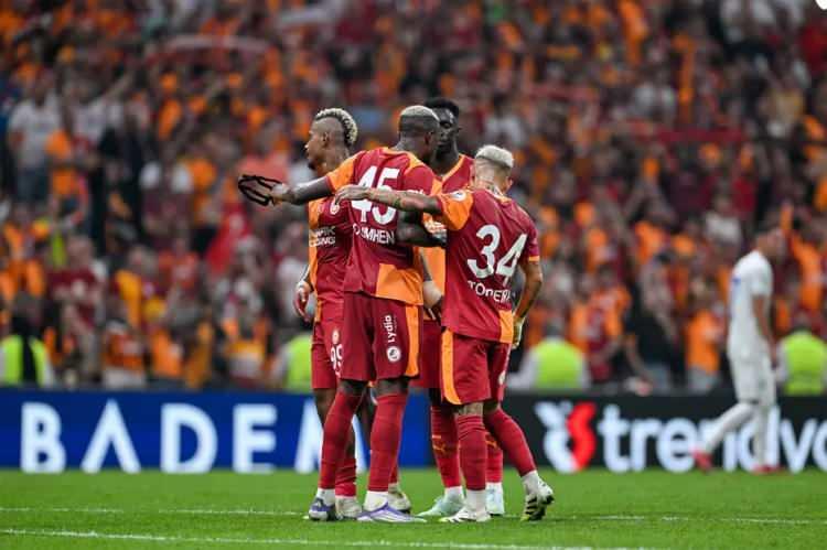 <p>29- GALATASARAY<br />
<br />
SON 24'E KALMA ORANI: % 46<br />
<br />
SON 8'E KALMA ORANI: % 5<br />
<br />
 </p>
