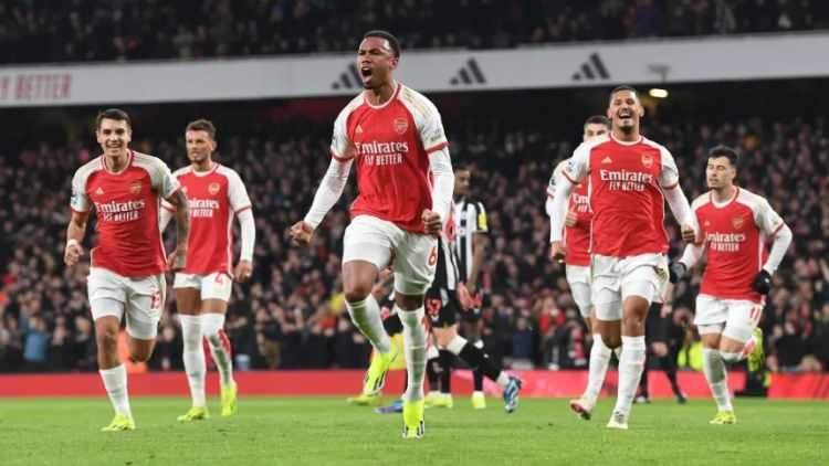<p>1- Arsenal <br />
<br />
SON 24'E KALMA ORANI: % 99<br />
<br />
SON 8'E KALMA ORANI: % 74</p>
