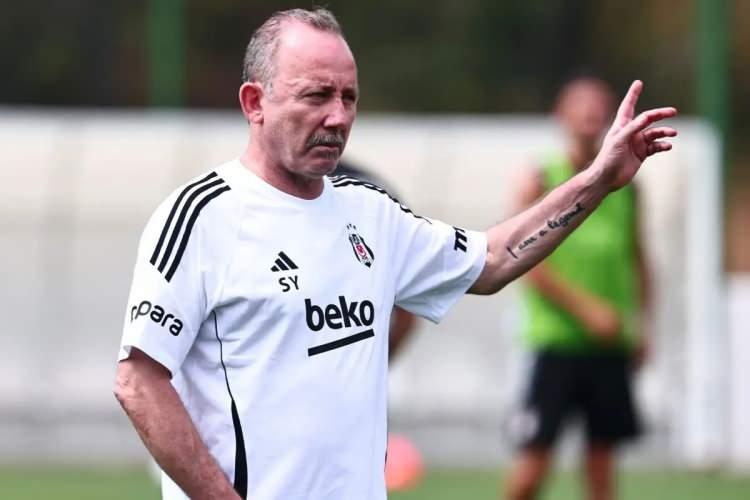 <p>Süper Lig'de 2 maçı ertelenen ve oynadığı 2 maçta 3 puan alan Beşiktaş lider Galatasaray'ın 9 puan gerisinde yer alıyor. </p>