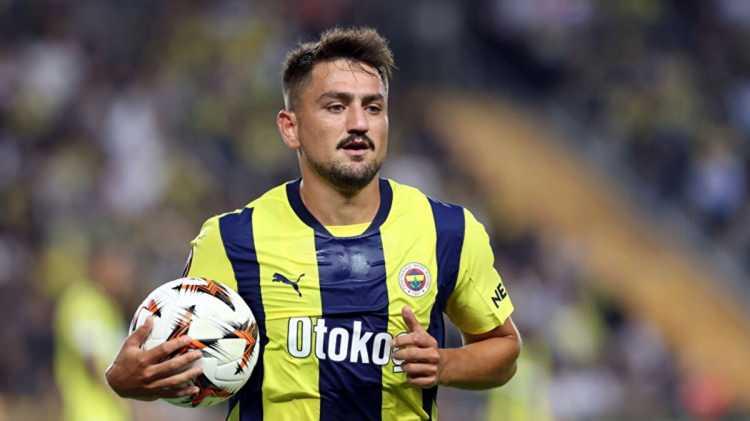 <p><strong>SERGEN YALÇIN BİZZAT DEVREDE</strong></p>

<p> </p>

<p>Sergen Yalçın'ın sık sık övgülerle bahsettiği Cengiz Ünder için de Beşiktaş yönetimi nabız yokluyor.</p>
