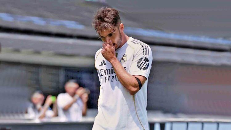 <p>22 yaşındaki futbolcuyu kiralamak isteyen Beşiktaş'ın oyuncunun maaşının tamamını ödeyeceği ve satın alma opsiyonu koyduracağı iddia edildi.</p>