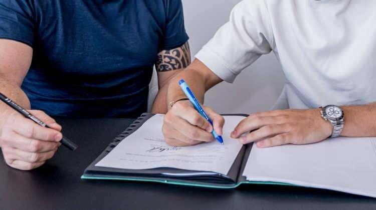 <p><strong>BİR SONRAKİ GALERİYE GÖZ ATIN</strong></p>
<p> </p>
<p><strong>AVRUPA'DA TRANSFER PENCERESİ KAPANDI! İŞTE ATILAN İMZALAR</strong></p>
<p> </p>