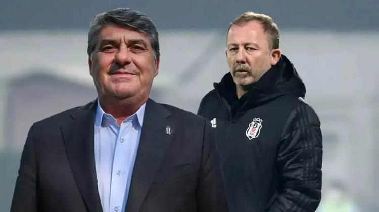 <p>Transfer döneminin bitmesine kısa bir süre kala teknik direktör Sergen Yalçın Başkan Serdal Adalı'ya takımda görmek istemediği isimlerin listesini vererek, "Bu futbolcuları takımda görmek istemiyorum" dediği öğrenildi.</p>