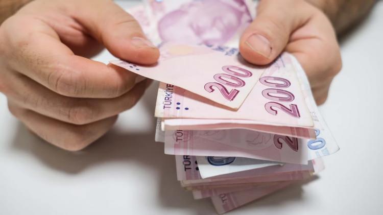 <p>2025’in ilk yarısında İstanbul’da 117 binden fazla taşınma gerçekleşti Rapor, özellikle Bodrum ve Fethiye gibi yazlık bölgelerde aidatların son bir yılda yüzde 134, son üç yılda ise yüzde 455 artarak rekor seviyeye ulaştığını gösteriyor.</p>