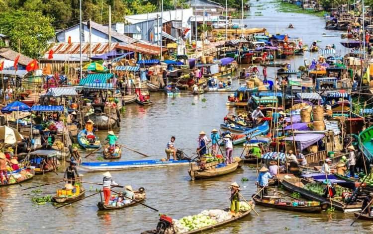 <p>Climate Central'ın haritası, Ho Chi Minh Şehrinin en çok doğu bölgelerinin risk altında olduğunu gösteriyor - özellikle düz, bataklığın üstüne yoğun bir şekilde inşa edilmiş Thủ Thiêm'in. Ho Chi Minh şehrinin tamamının 2030 yılına kadar su altında kalması pek olası olmasa da, sel ve fırtınalara karşı daha savunmasız olacağı neredeyse kesin.</p>