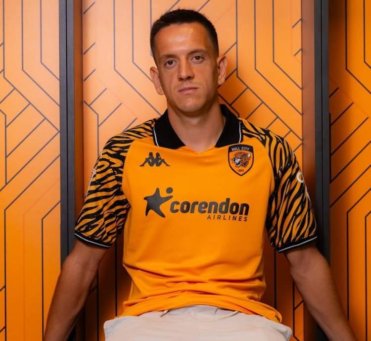 <p>3-Amir Hadziahmetovic (Kiralık)</p>

<p>Eski kulübü: Beşiktaş</p>

<p>Yeni kulübü: Hull City</p>

<p>Kiralama bedeli: Yok</p>
