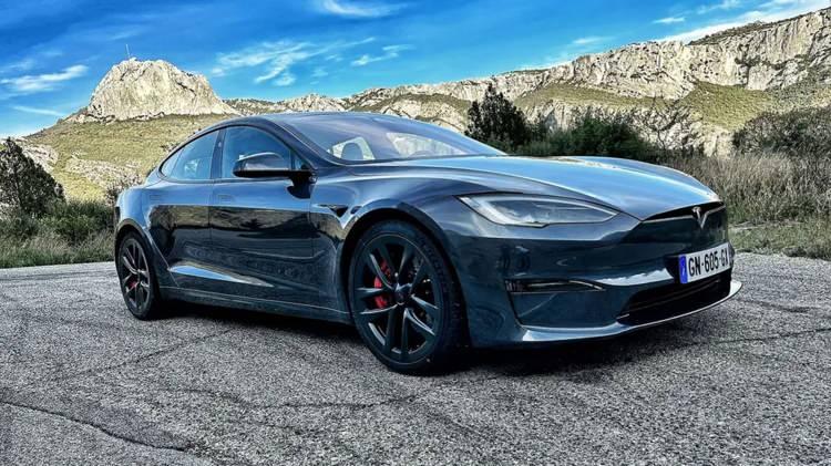 <p>Henüz Almanya ve Büyük Britanya satış rakamlarını açıklamadı ancak Tesla’nın buralarda da düşüş yaşadığı biliniyor.</p>
<p></p>