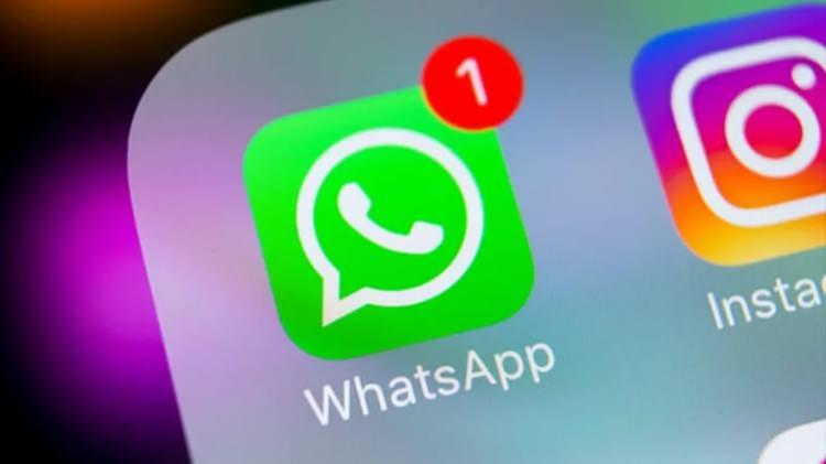 <p>WhatsApp, iPhone ve Android kullanıcılarını hedef alan son derece sofistike bir siber saldırı tespit edildiğini duyurdu. Meta'nın açıklamasına göre, bu saldırı kullanıcının hiçbir işlem yapmasına gerek kalmadan cihazlara sızabiliyor. Uzmanlar, kullanıcıları uygulamalarını ve işletim sistemlerini hemen güncellemeleri konusunda uyarıyor.</p>