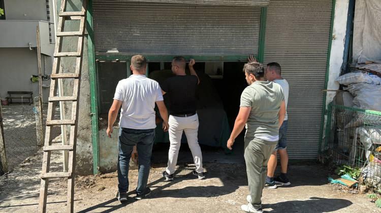 <p>Karabük'ün Yenice ilçesinde, tam 44 yıldır bir garajda korunan Fiat lisanslı Zastava 1100 model otomobilin satılırken,<strong> fiyatı dudak uçuklattı. </strong></p>
