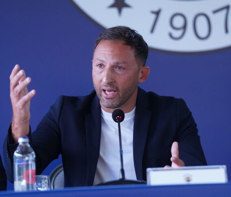 <p>Sarı-lacivertlilerin ligi 2. sırada bitireceği tahmininde bulunan yapay zeka, Fenerbahçe'nin şampiyonluk olasılığını yüzde 29.96 belirledi.</p>
