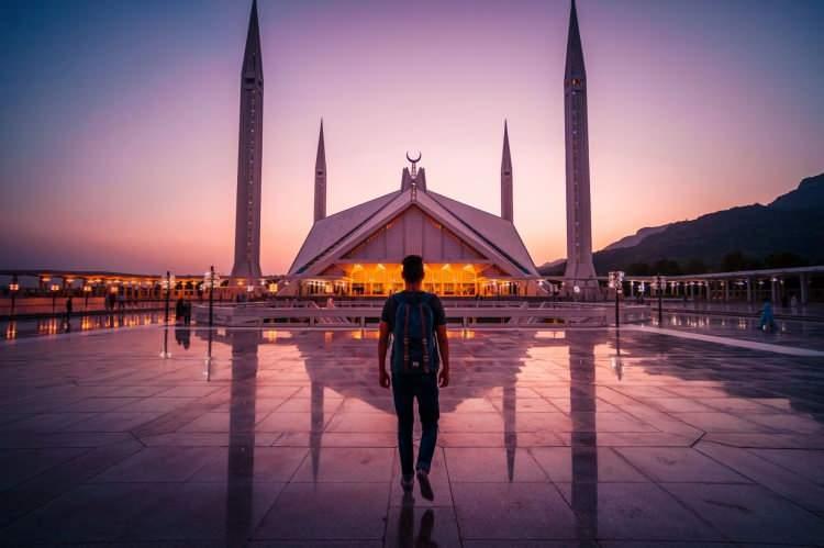 <p><span style="color:#B22222"><strong>16)  PAKİSTAN</strong></span></p>
