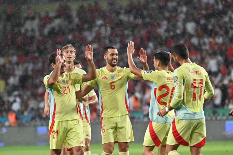 <p>"Başka bir seviyede bir maçtı. Teknik direktörün en iyimser planlarında bile Türkiye karşısında 6-0'lık bir skor düşünülmüyordu.”</p>
