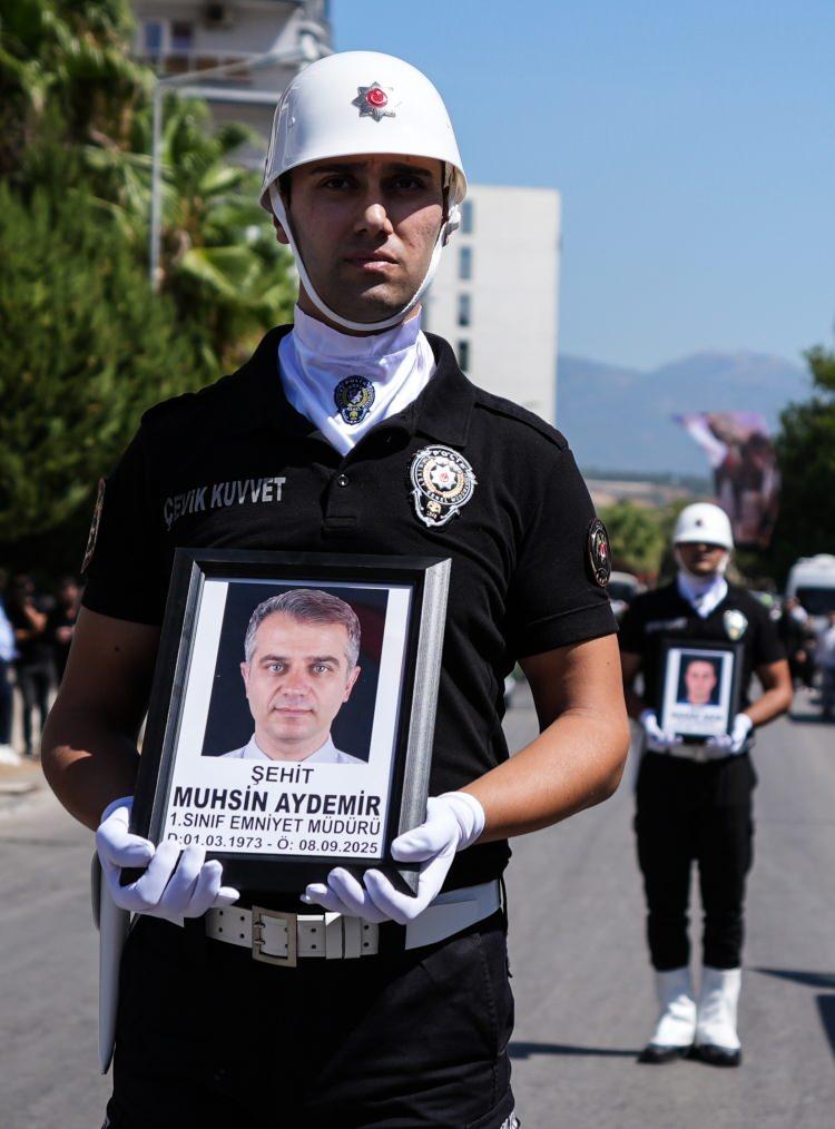 <p>Baba N.B, emniyetteki ifadesinde, çocuğunun ruh halinin son 8 ayda değiştiğini, içine kapanarak sapkın fikirlere yöneldiğini anlattı.</p>

<p> </p>
