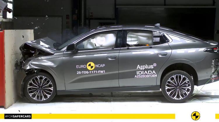 <p>Belçika'nın Leuven şehrinde yer alan ve Avrupa'daki otomobillerin güvenlik seviyelerini değerlendiren bağımsız kuruluş Euro NCAP, aralarında Togg’un da yer aldığı 16 yeni otomobil modelinin test sonuçlarına ilişkin açıklama yayımladı.</p>