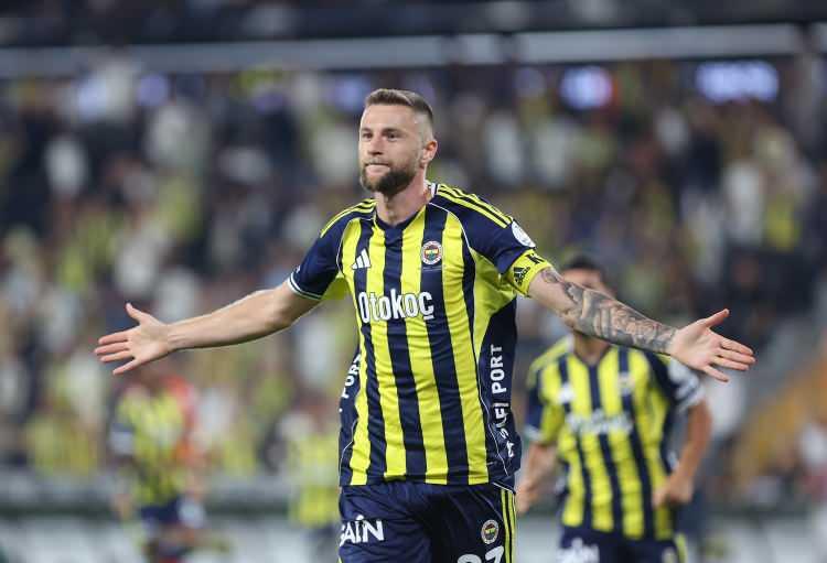 <p>Milan Skriniar (Stoper) | PSG → Fenerbahçe</p>

