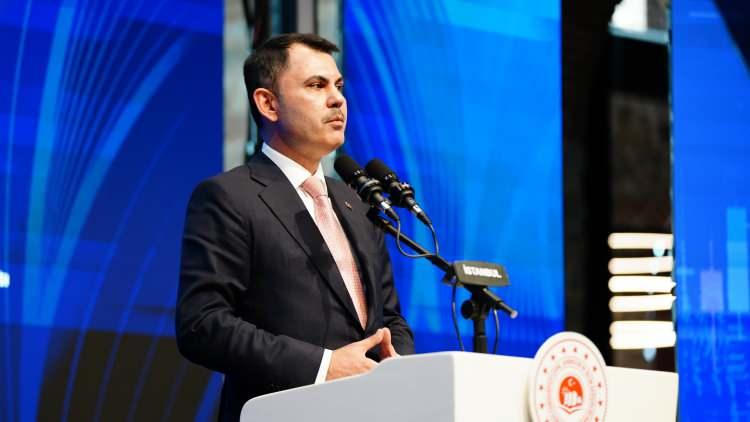 <p>Çevre, Şehircilik ve İklim Değişikliği Bakanı Murat Kurum, Emlak Katılım Tasarruf Finansman'ın 81 ilde faizsiz ev, iş yeri ve araç satın almayı sağlayacak sistemiyle ilgili merak edilen sorulara yanıt verdi.</p>