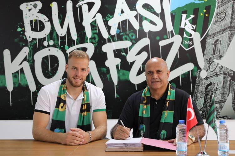 <p>Hrvoje Smolcic (Stoper) | Eintracht Frankfurt → Kocaelispor</p>
