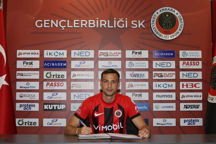 <p>Dal Varesanovic (Orta saha) | Çaykur Rizespor → Gençlerbirliği</p>
