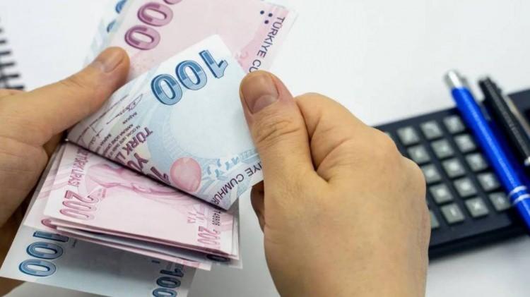 <p>Halbuki geçmiş ekonomik verilere baktığımız zaman, banka karlılık oranlarına baktığımız zaman, enflasyon verilerine ve memur maaş artış oranlarına baktığımız zaman aslında 2022 yılında verilmiş olan rakamların 6-7 kat artırımlı olarak bu dönemde verilmesi gerekiyor. </p>