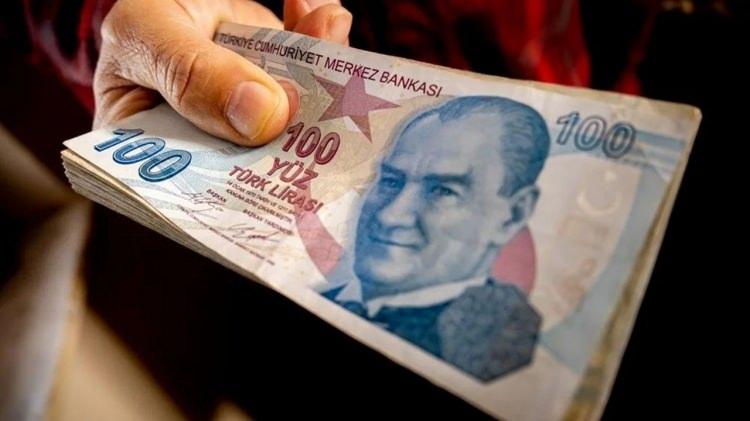 <div>Memurlar, 8'inci Dönem Toplu Sözleşme sonrasında beklentisini banka maaş promosyonlarına çevirdi. </div>
