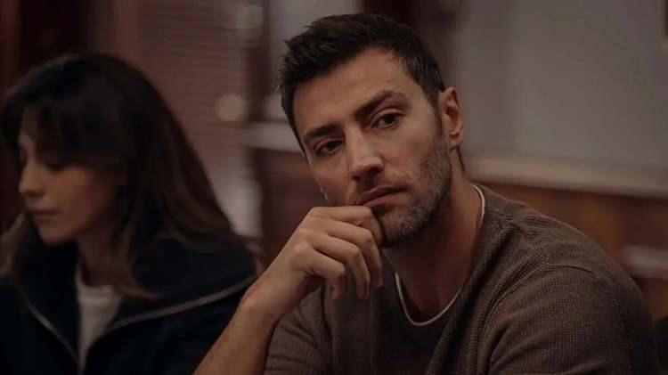 <p><strong>Aldığı borçları ödememesi üzerine alacaklılar uzun süredir Mengiroğlu'na ulaşmaya çalıştı ancak iddiaya göre Mengiroğlu'nun adresinde bulunamadığı ve telefon hattının kapalı olduğu ortaya çıktı.</strong></p>
